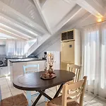 Vlachos Acharavi Apartman *