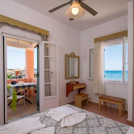 アパート Vlachos Acharavi *